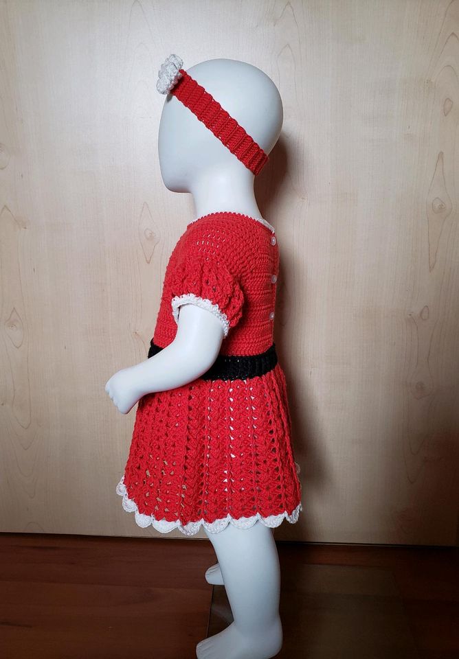 Baby Weihnachtsoutfit, Baby Weihnachten gehäkelt *handmade* in Maintal