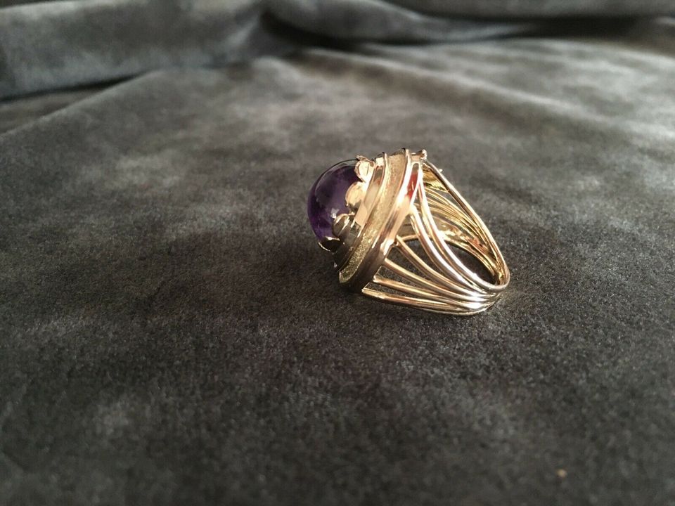 RING, AMETHYST-CABOCHON, 333|- GELBGOLD, DAMEN, GESCHENK in Denkte