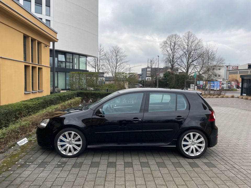 Golf 5 R32 4Motion 6-Gang in Köln