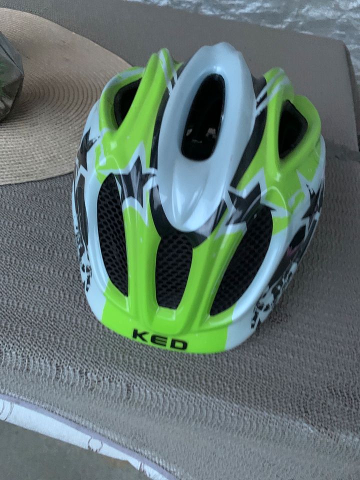 Fahrrad Helm Kinder KED in Neunkirchen-Seelscheid