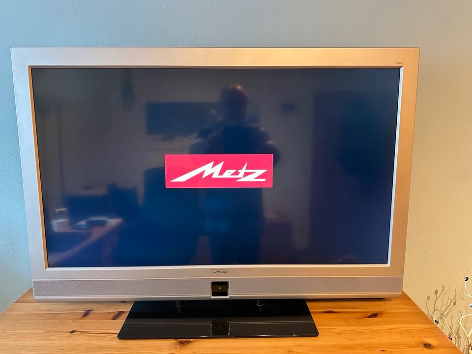 Fernseher METZ Linear mit LED / 42 Zoll  / In Top Zustand in München