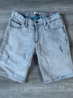 Original Tommy Hilfiger Jeans Hose Shorts Größe 152 Nordrhein-Westfalen - Gelsenkirchen Vorschau
