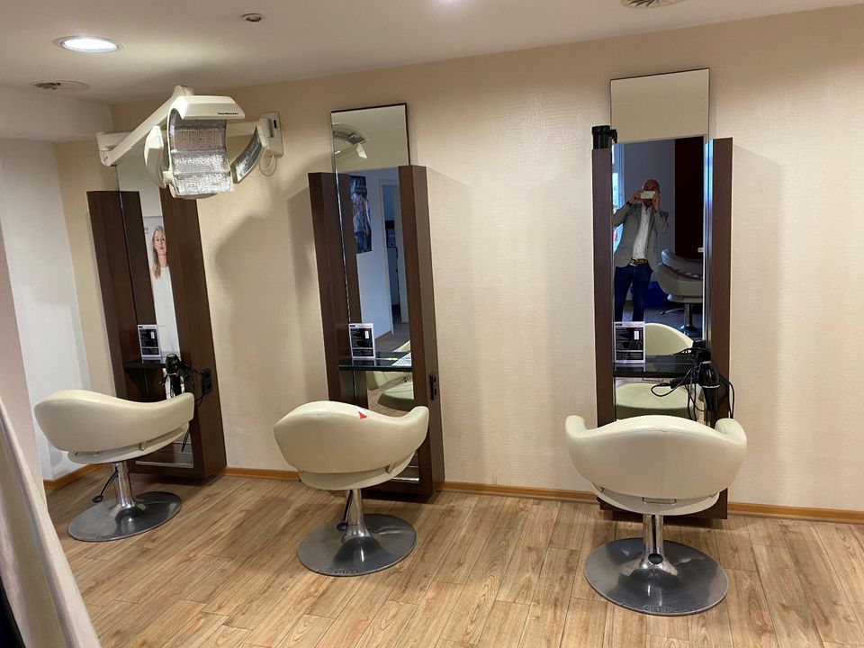 Friseur/in (m,w,d) für Bad Segeberg gesucht/sehr guter Lohn in Bad Segeberg