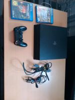 PS4 pro mit allen Kabeln und einen Controller zwei Spielen. Nordrhein-Westfalen - Schlangen Vorschau
