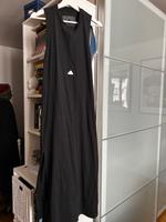 Adidas Maxikleid mit schönem Rückenausschnitt München - Maxvorstadt Vorschau
