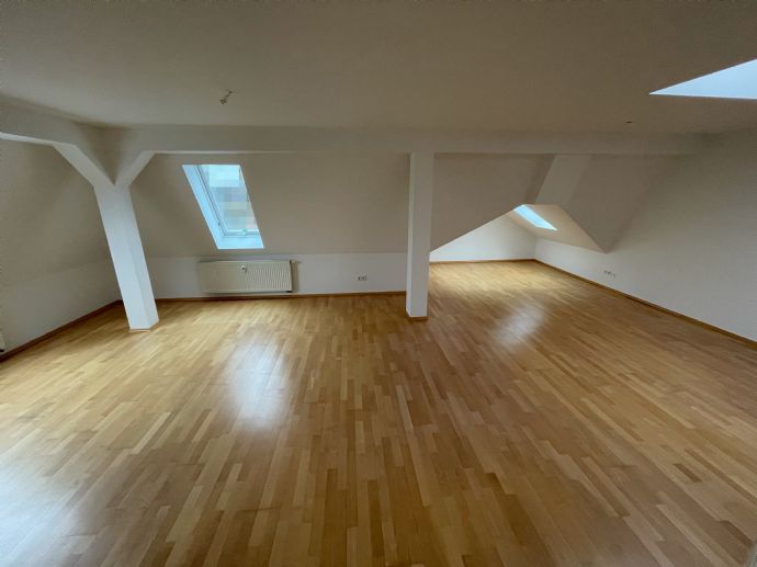 Penthouse-Eigentumswohnung, 4 Raum mit Fahrstuhl und Dachterrasse in Dresden