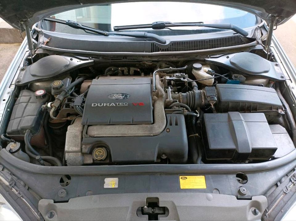 Ford Mondeo Mk3 Limousine 2.5 V6 Ghia in Kall
