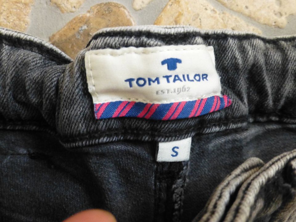 Tolle Tom Tailor Jeans Shorts,schwarz-grau,Gr.S,146 in Hille