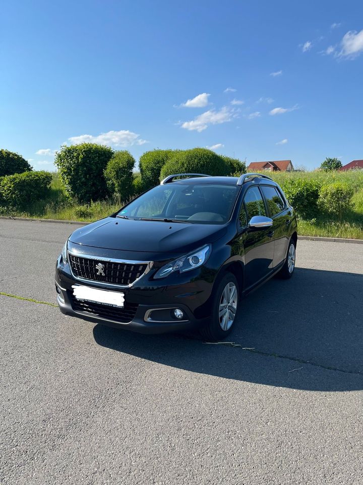 Peugeot 2008 Style PureTech 110 in Schwalmstadt