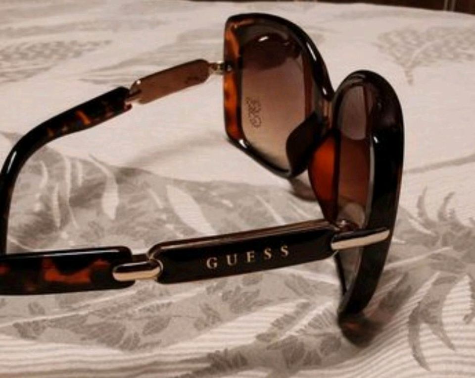 Original Guess neue Damenbrille Guess mitt tasche in Nürnberg (Mittelfr)