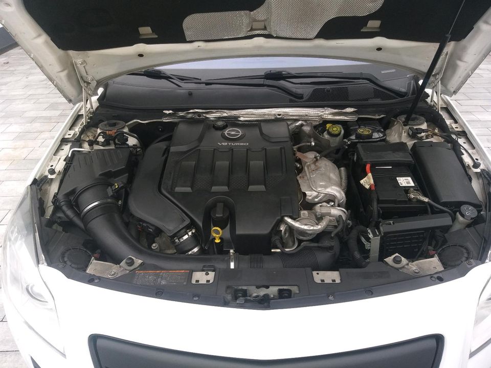 Insignia OPC SportsTourer 2,8l V6 Turbo 325PS in Illertissen