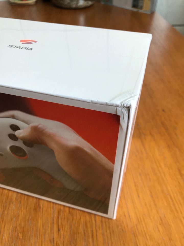 Google Stadia Premiere Edition (Chromecast Ultra + Controller) in Hamburg