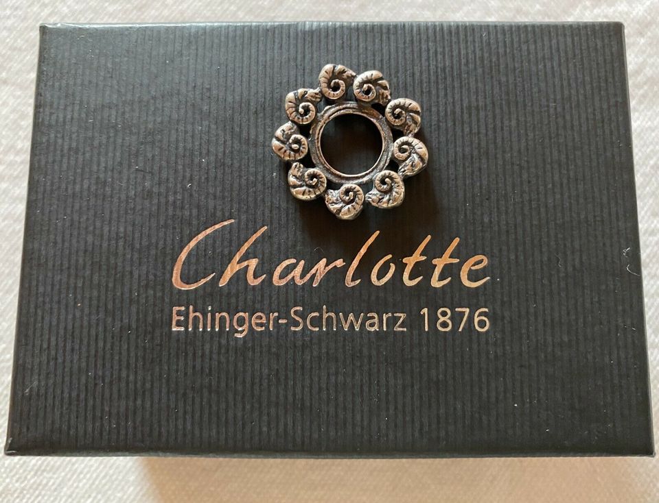 Rarität: Scheibe für Charlotte Ring, Schnecken aus Silber in Berg
