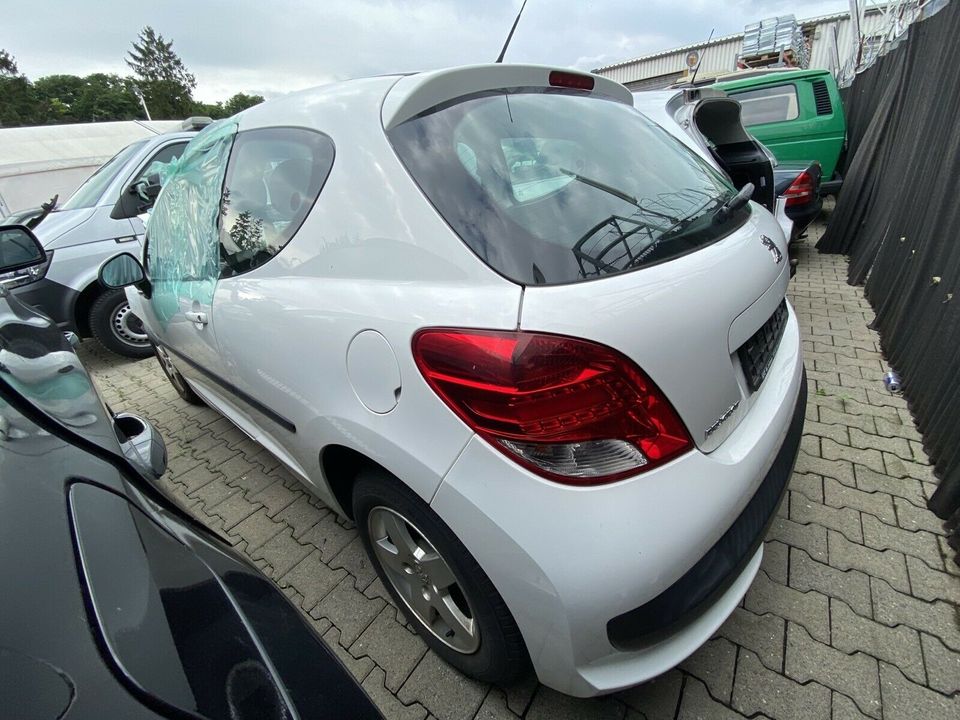 Peugeot 207 Benziner Ersatzteile Gebrauchtteile SCHLACHTFEST in Köln