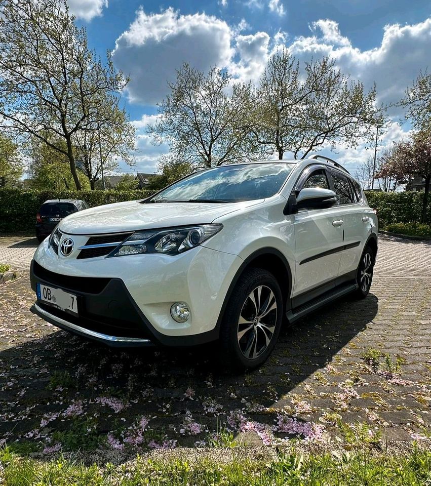 Toyota Rav4 2,2l 4x4 Keyless Entry and Go in Oberhausen