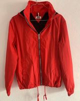 Hilfiger Windjacke Gr. S rot neu und ungetragen Baden-Württemberg - Esslingen Vorschau