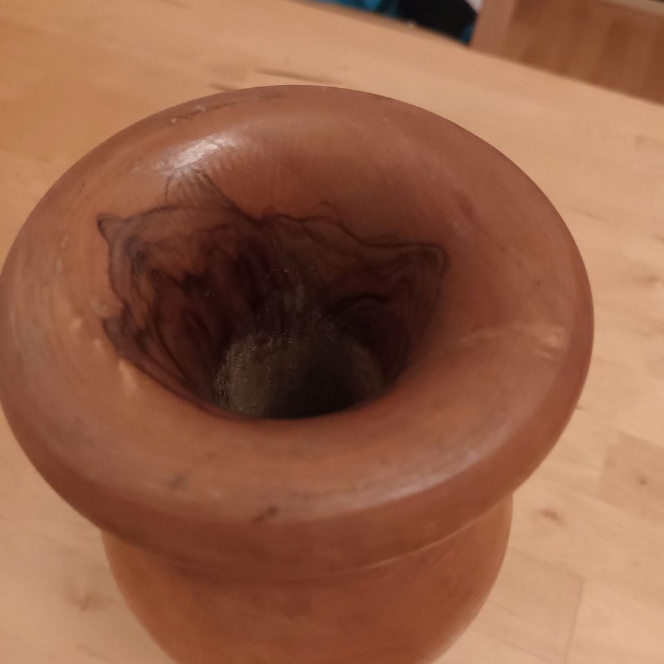 Vase aus dekorativem Holz in Berlin