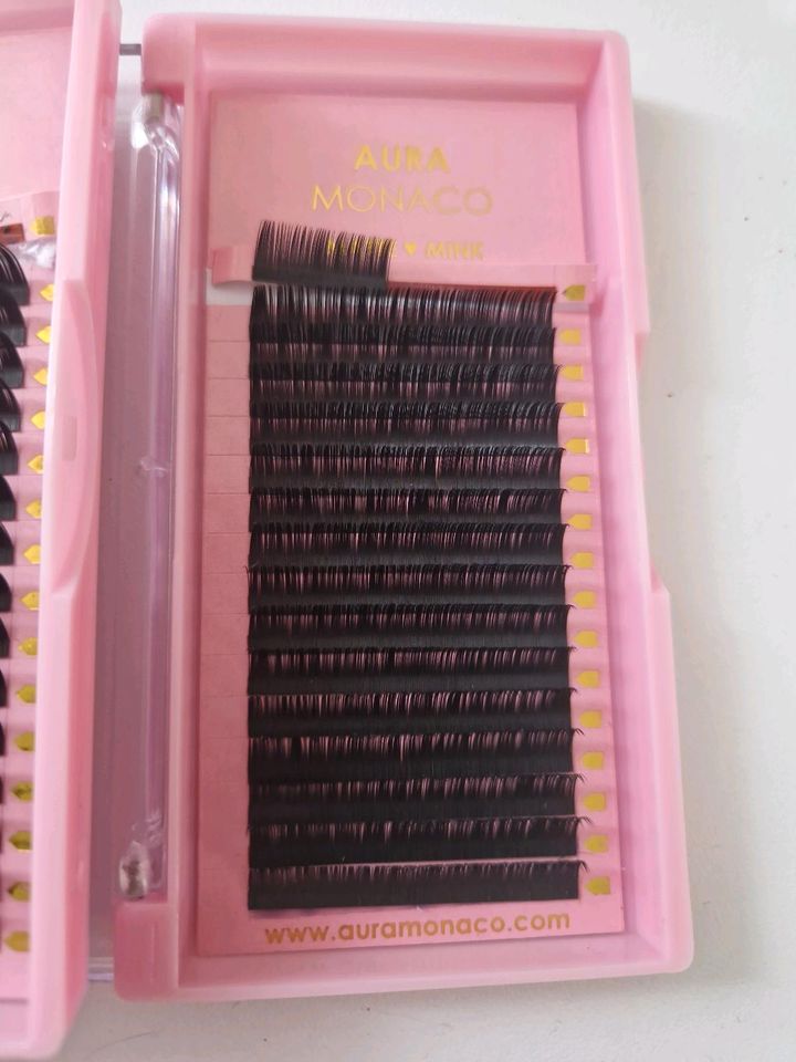 Aura Monaco cashmere Lashes in Augsburg