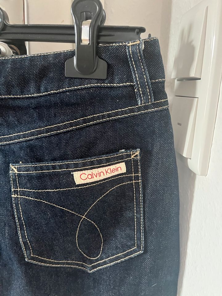 Calvin Klein, Jeans Rock, 27, in Ratingen