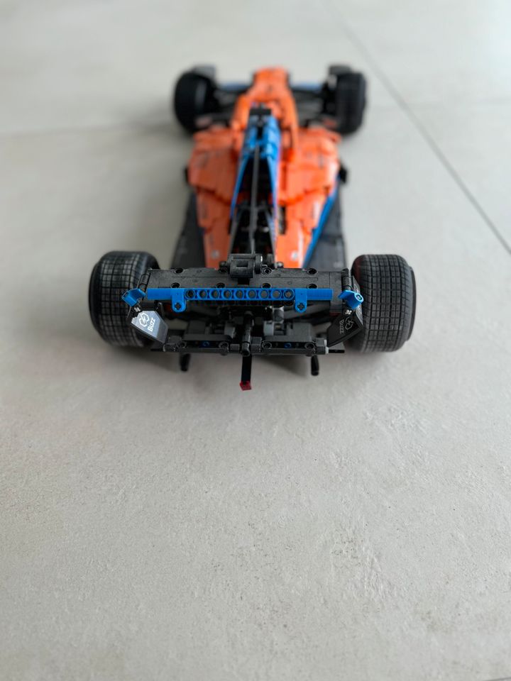 LEGO Technic McLaren Formel 1 Rennwagen in Kämpfelbach