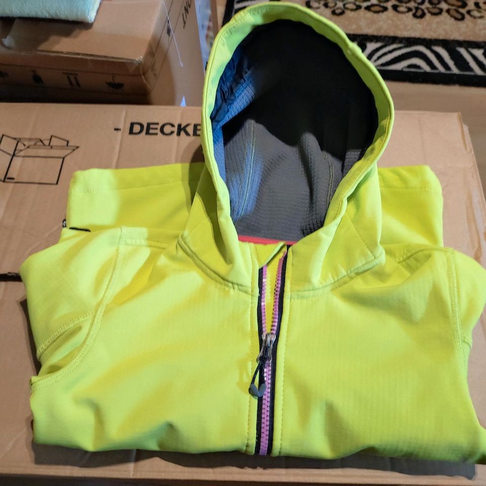 Softshell Jacke Gr. 128 in Mainz