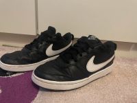 Nike Court Borough Low Sneaker Kinder Leder schwarz 37,5 Schuhe Sachsen-Anhalt - Quedlinburg Vorschau