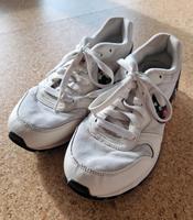 Nike MD Runner 2 ♡ beige /creme / Blumen ♡ Größe 38,5 ♡ Hessen - Sinntal Vorschau