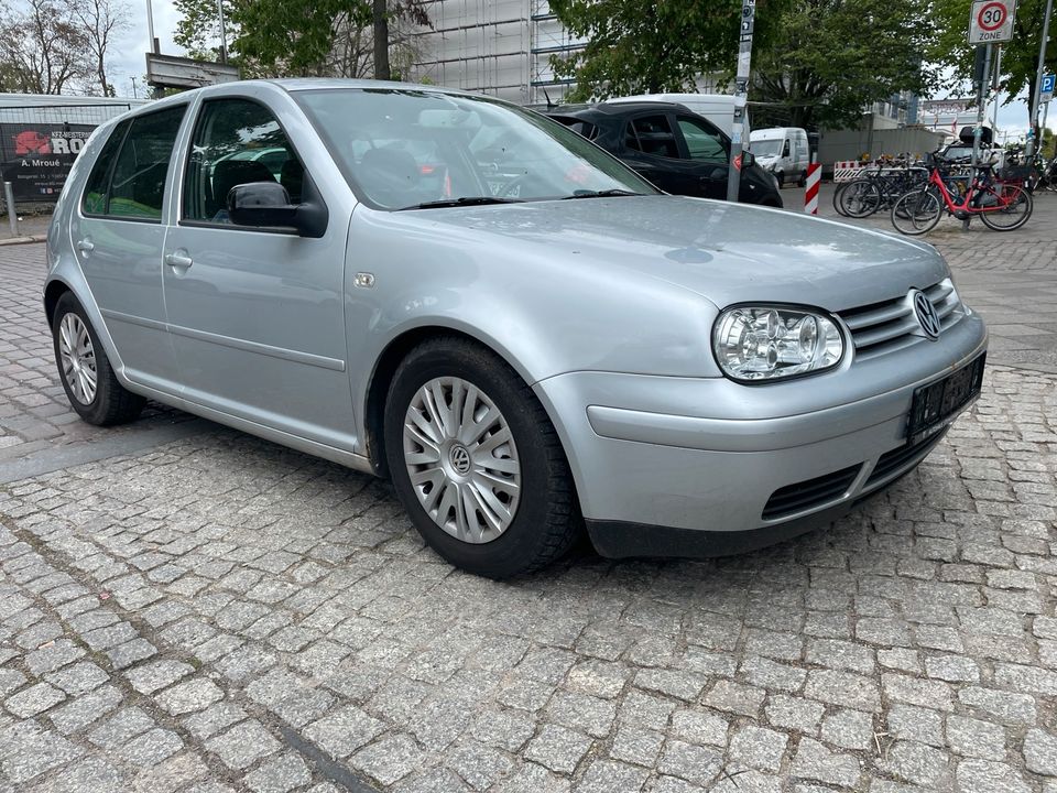 VW Golf 4 1.8T Benzin in Berlin