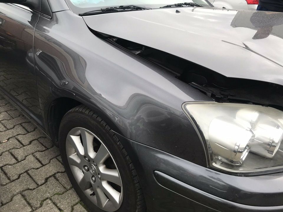 Ersatzteile für Toyota Avensis T25 Gebrauchtteile Schlachtfest in Köln Vogelsang