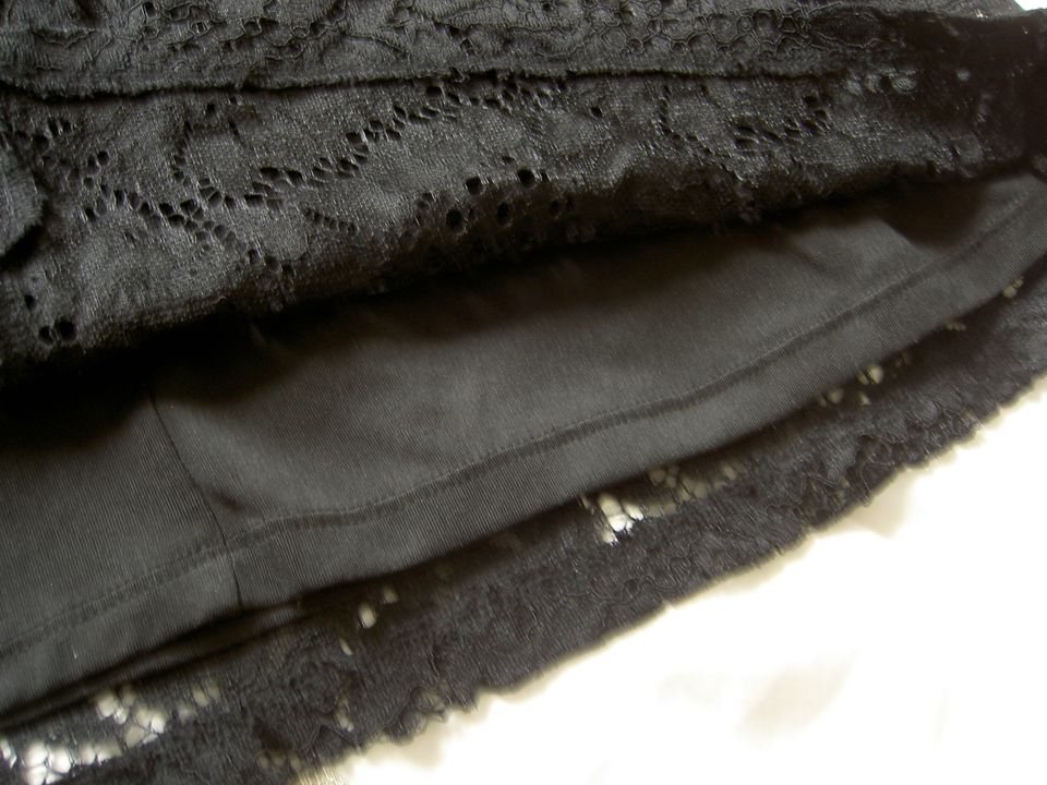 Kleid aus Spitze schwarz H&M Gr. S, 2x getragen, gefüttert in Tittling