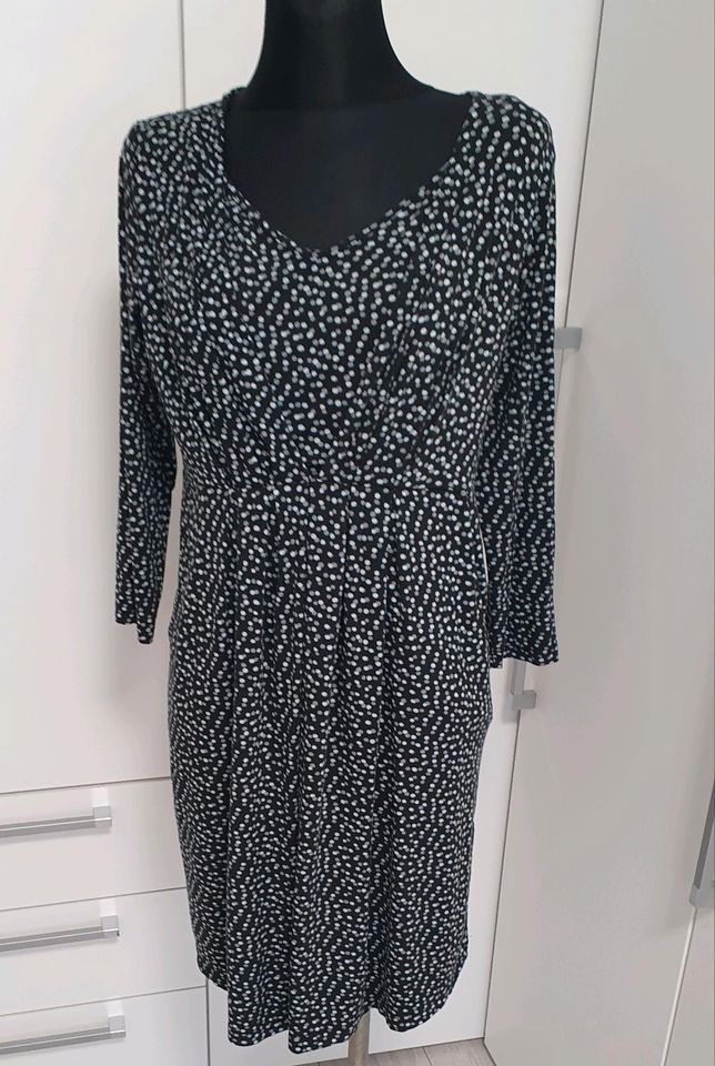 Kleid Große M von JoJo Maman Bebe in Paderborn