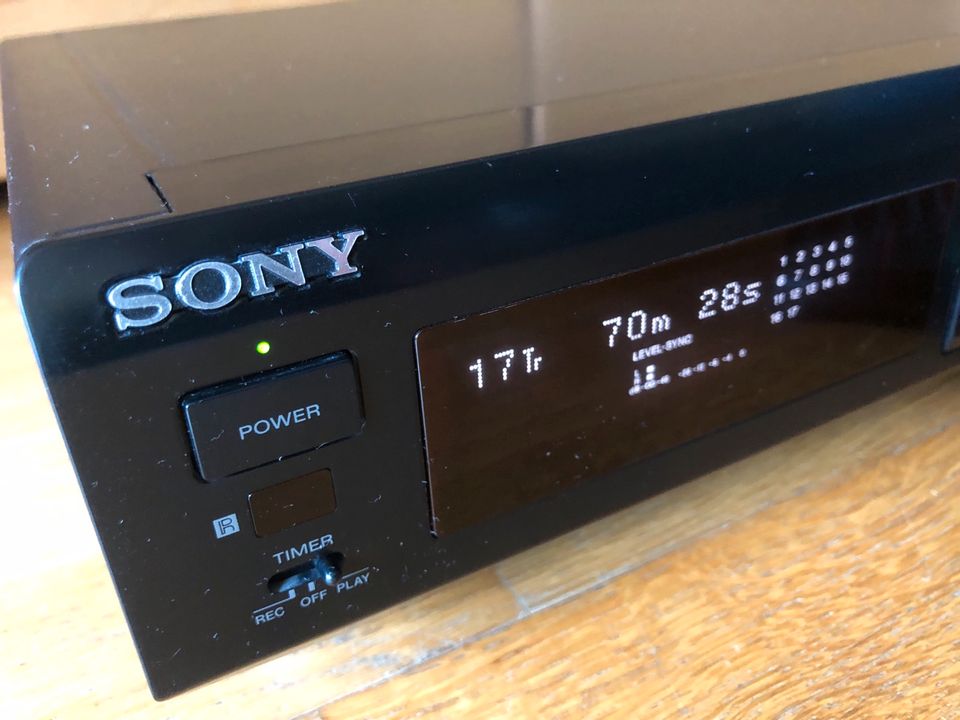 Sony MDS-JE 500 MiniDisc-Player mit Fernbedienung in Velbert