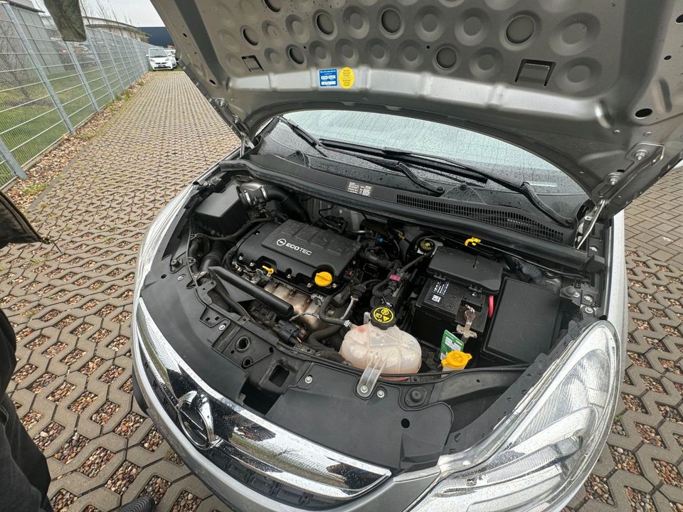 Opel Corsa D Satellite KLIMA erst 28.000 KM 1.Besitz in Wildau