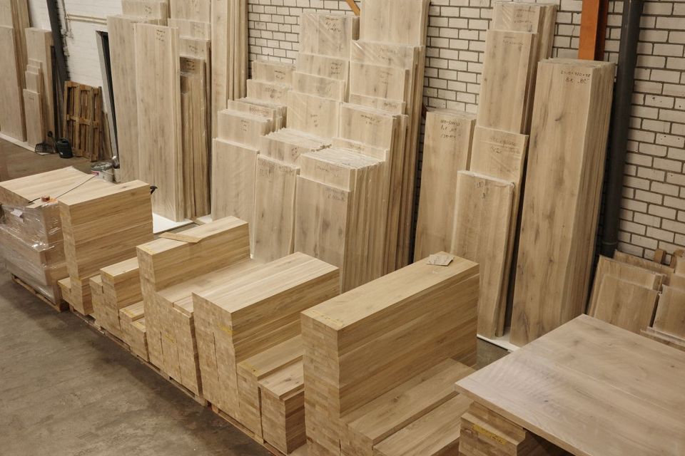 Küchenarbeitsplatte | Arbeitsplatte Eiche massiv | Baumkante | passend auch zu IKEA Küchen | Dicke: 40 mm | Breite: 640 mm | Längen: 1200 - 3000 mm in Mülheim (Ruhr)