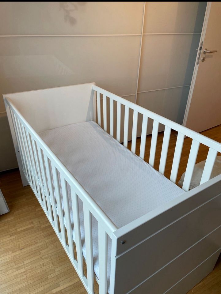 Babybett / Kinderbett 140x70 guter Zustand in Frankfurt am Main