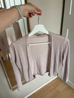 Jake’s | Strickjäckchen | XS | hellrosa mit Glitzer Düsseldorf - Unterbilk Vorschau
