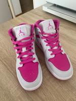 Nike Air Jordan Pink Weiß Hessen - Niedernhausen Vorschau