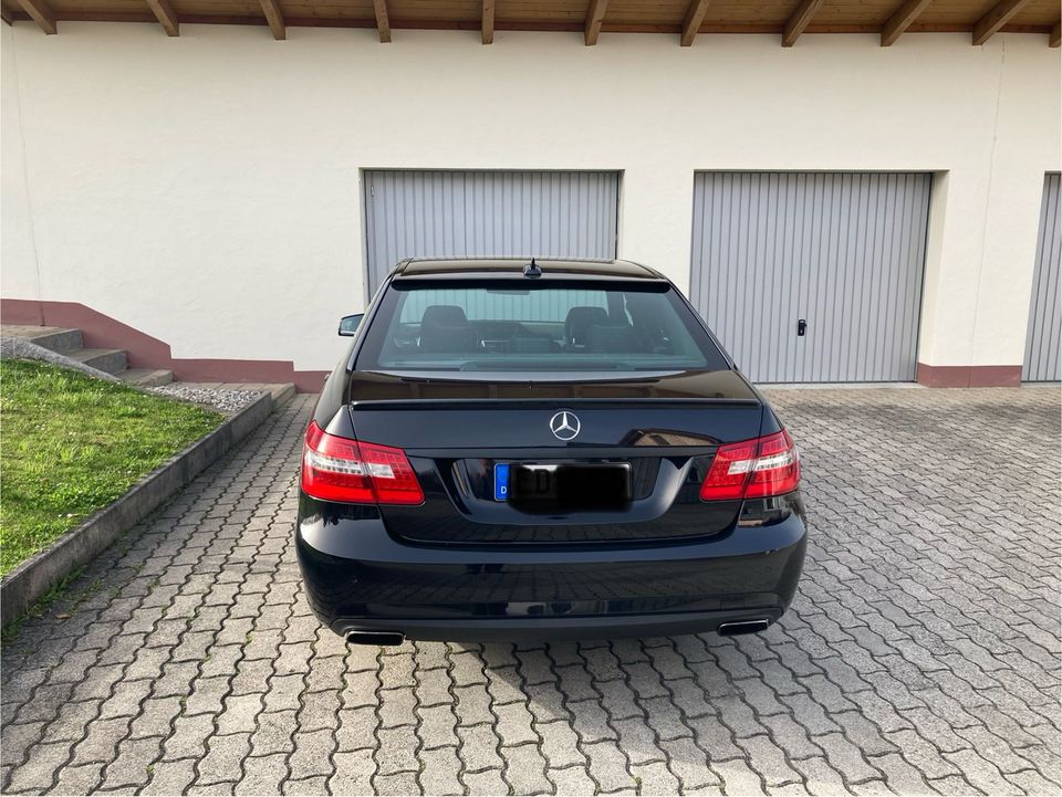 W212 E350 AMG 4matic E Klasse Avantgarde in Dorfen