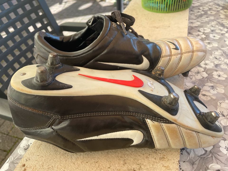 Nike Total 90 Fußballschuhe Schraubstollen in Nußbach