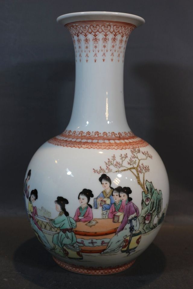 Vintage chinesische Porzellan Vase / Handbemalt in Düsseldorf