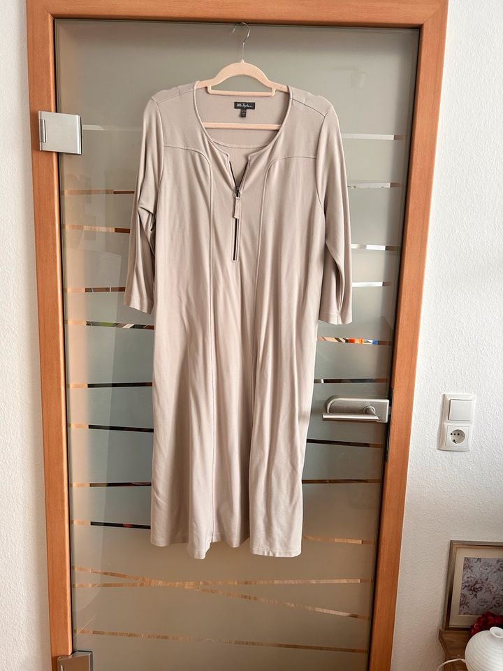 Neuwertiges Midi Kleid Ulla Popken gr.42/44 in Wittgert