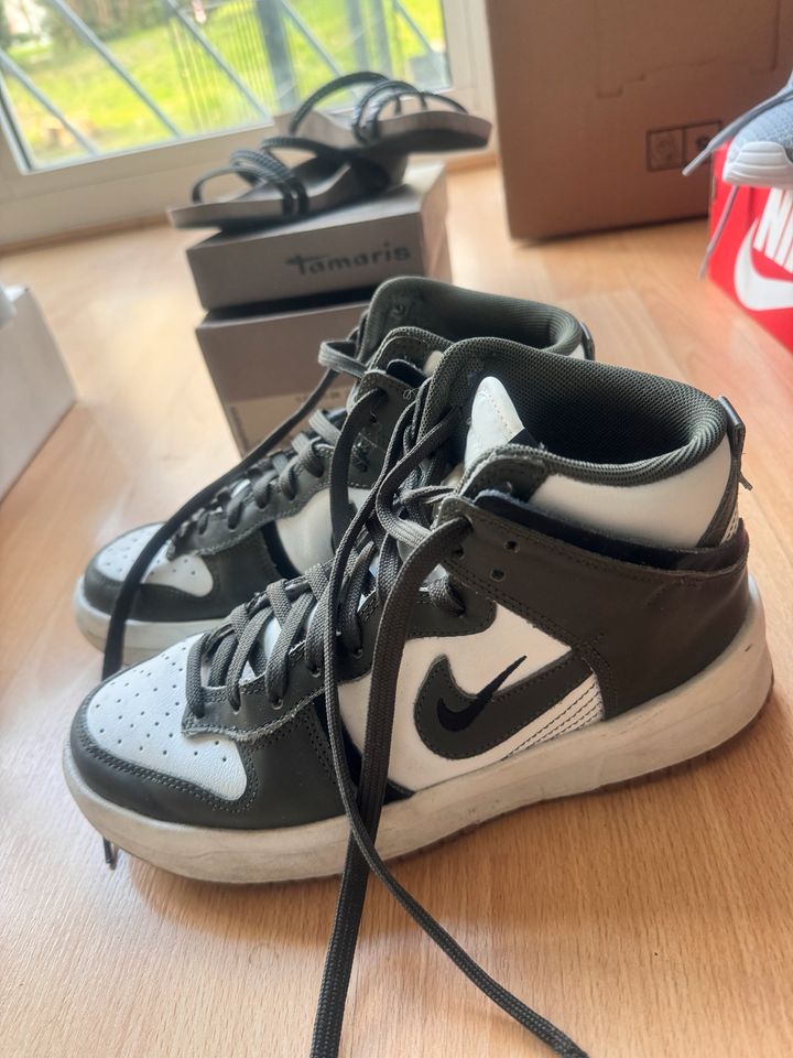 Nike Sportschuhe in Friedberg (Hessen)