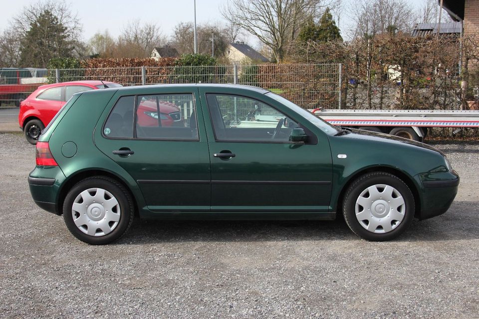 Volkswagen Golf 1.4 Comfortline in Salzkotten