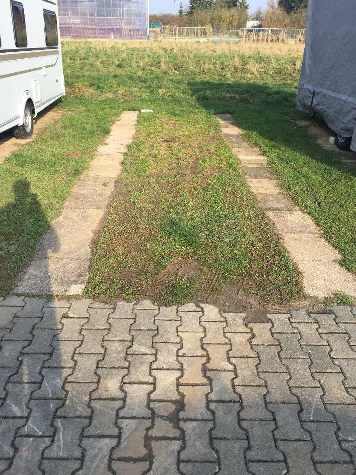 Abstellplatz/Parkplatz (abgeschlossen und befestigt) zu vermieten in Wöllstadt