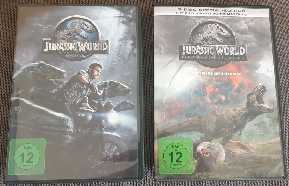 DVDs "Jurassic Park 1-3" + "Jurassic World 1+2" in Bremen