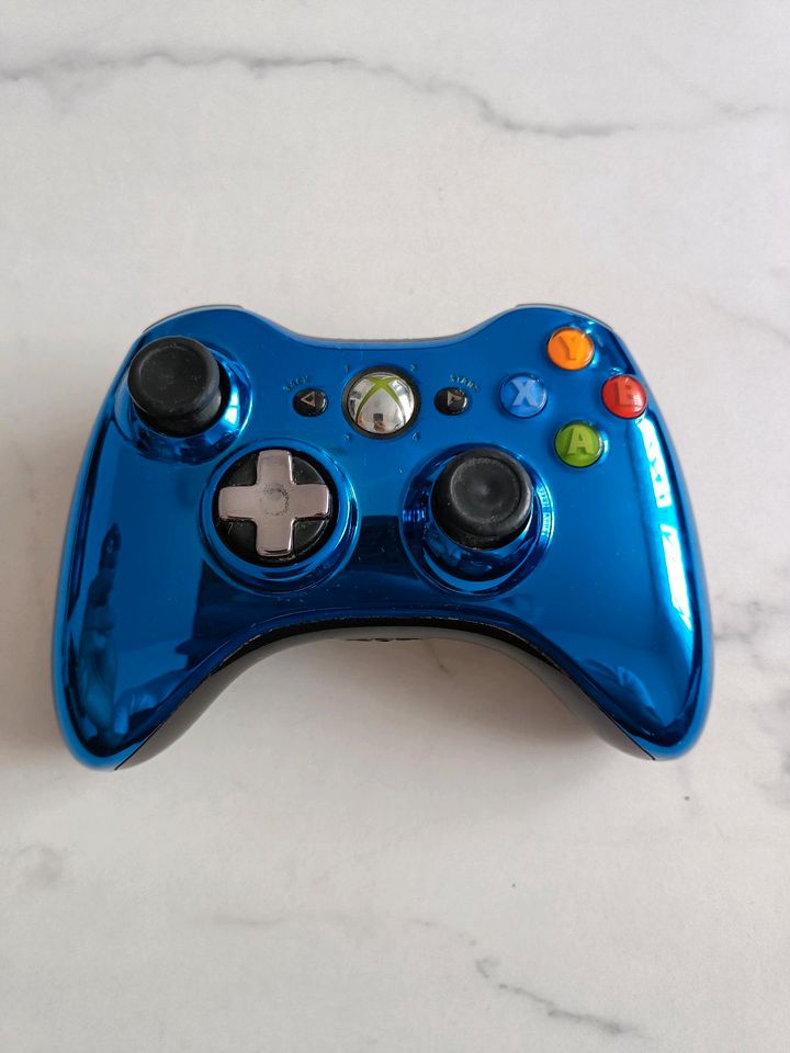 Xbox 360 Original Blau Chrome Controller in Bielefeld