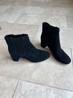 Clarks Stiefeletten schwarz Rauhleder *NEU* Gr. 6,5 (39/40) Berlin - Reinickendorf Vorschau