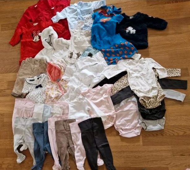 Babykleidung Größe 68 Paket/Set H&M,... Bodys, Kleider, Hosen,... in München