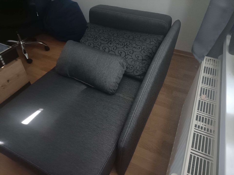 Sofa mit Schlaffunktion in Beucha