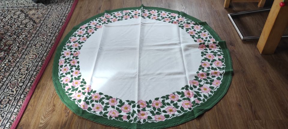 Tischdecke 2 Stk. Wild Rose Durchm. 145 cm / 95 x 84 cm in Simmerath